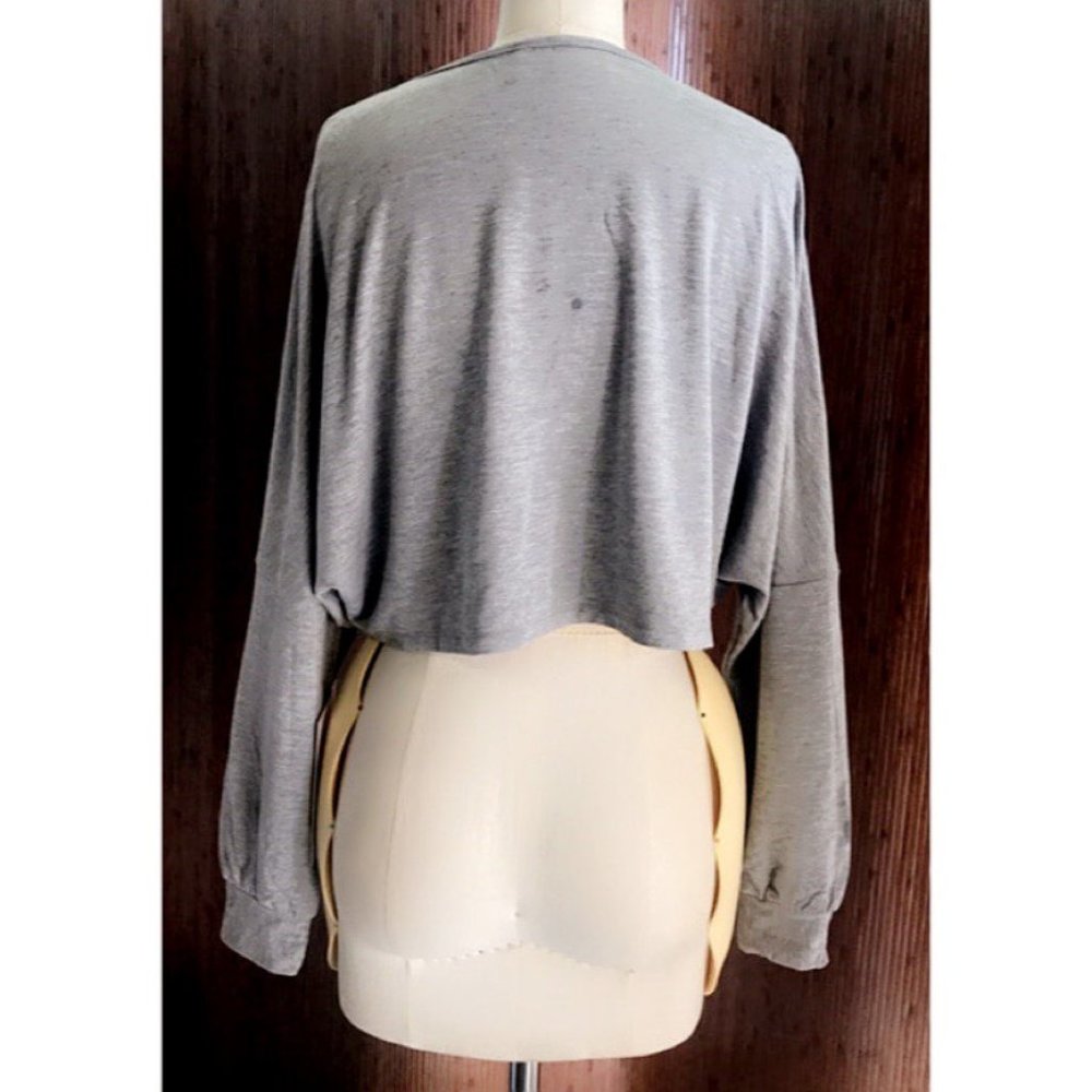 Lulu's Crop Top - Picture 2 of 2